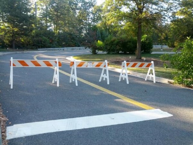 FB.Baracades surround Mt Vernon